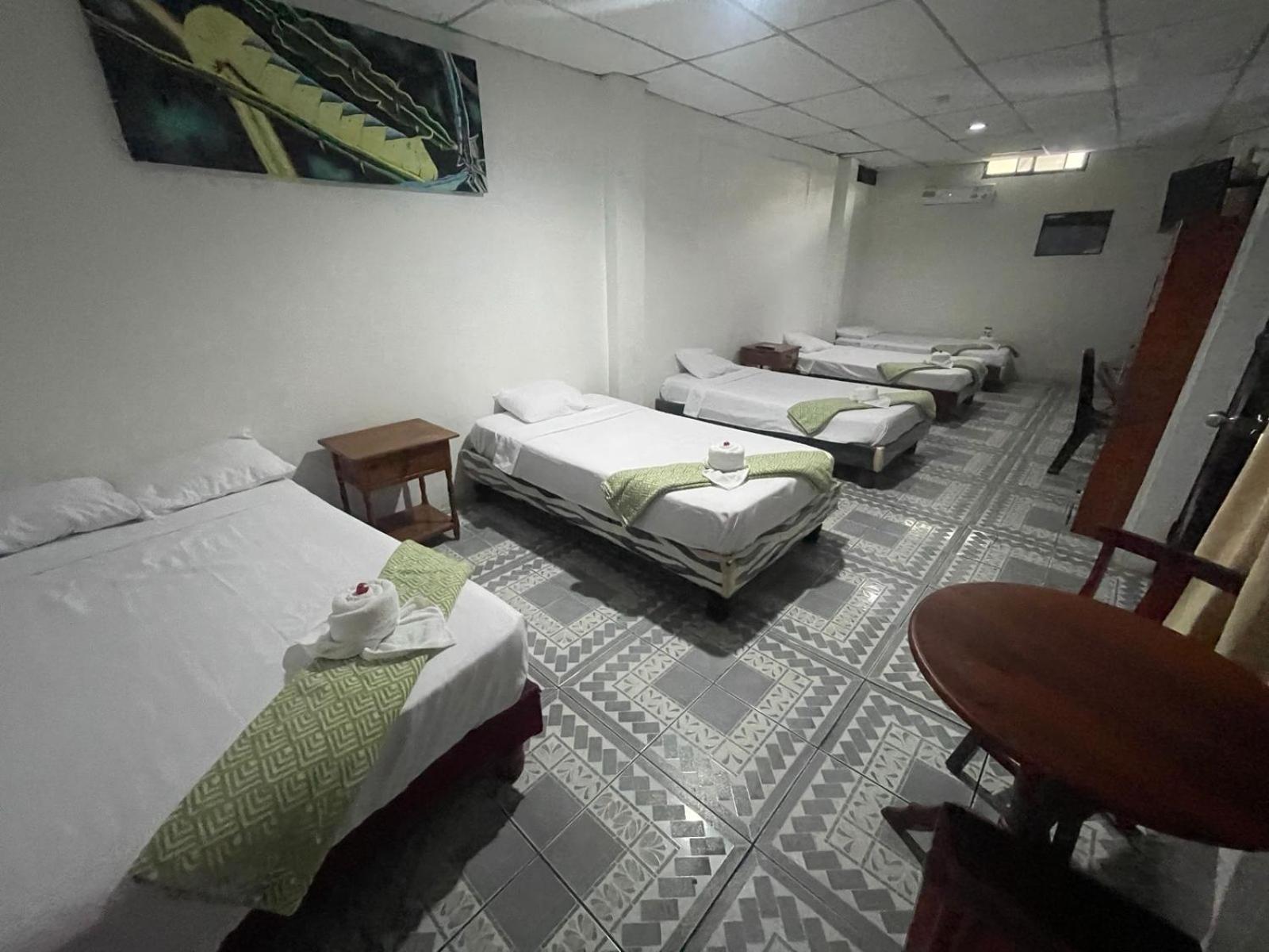 Hostal Gardner Puerto Ayora  Zewnętrze zdjęcie