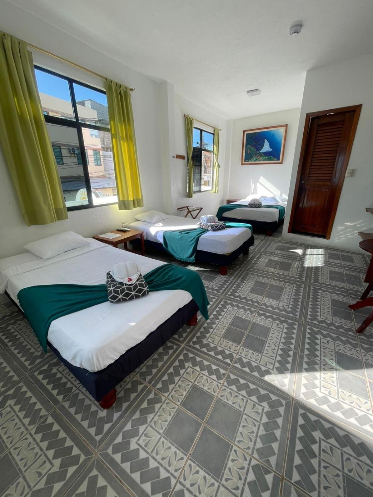 Hostal Gardner Puerto Ayora  Zewnętrze zdjęcie