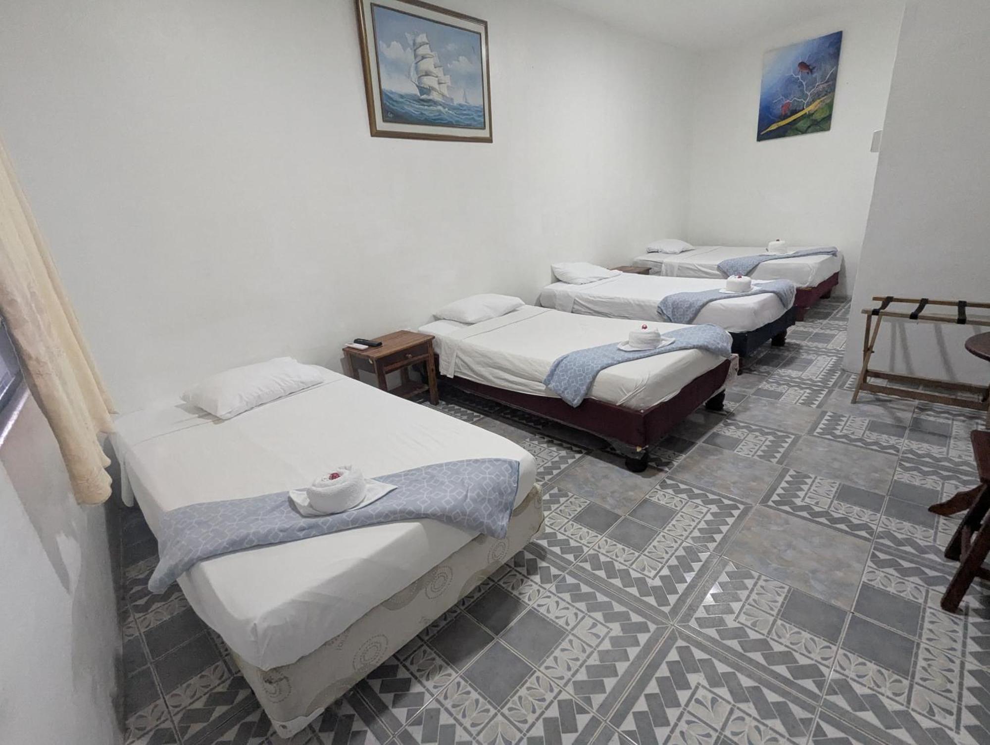 Hostal Gardner Puerto Ayora  Zewnętrze zdjęcie